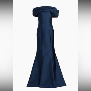 Badgley Mischka

Mikado Twill Trumpet Gown

Elegant Navy Off-Shoulder Gown